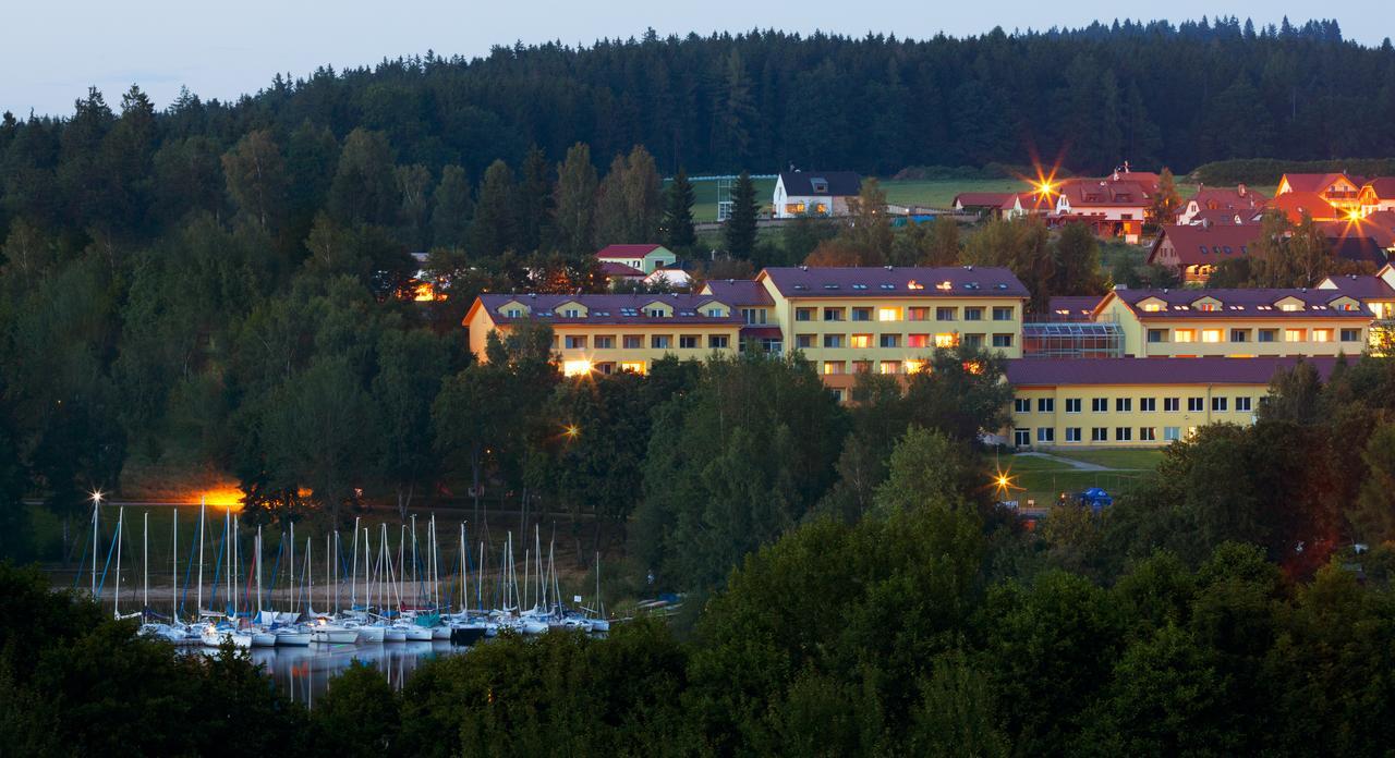 Lipno Wellness - Frymburk Hotel Private Family Room Buitenkant foto