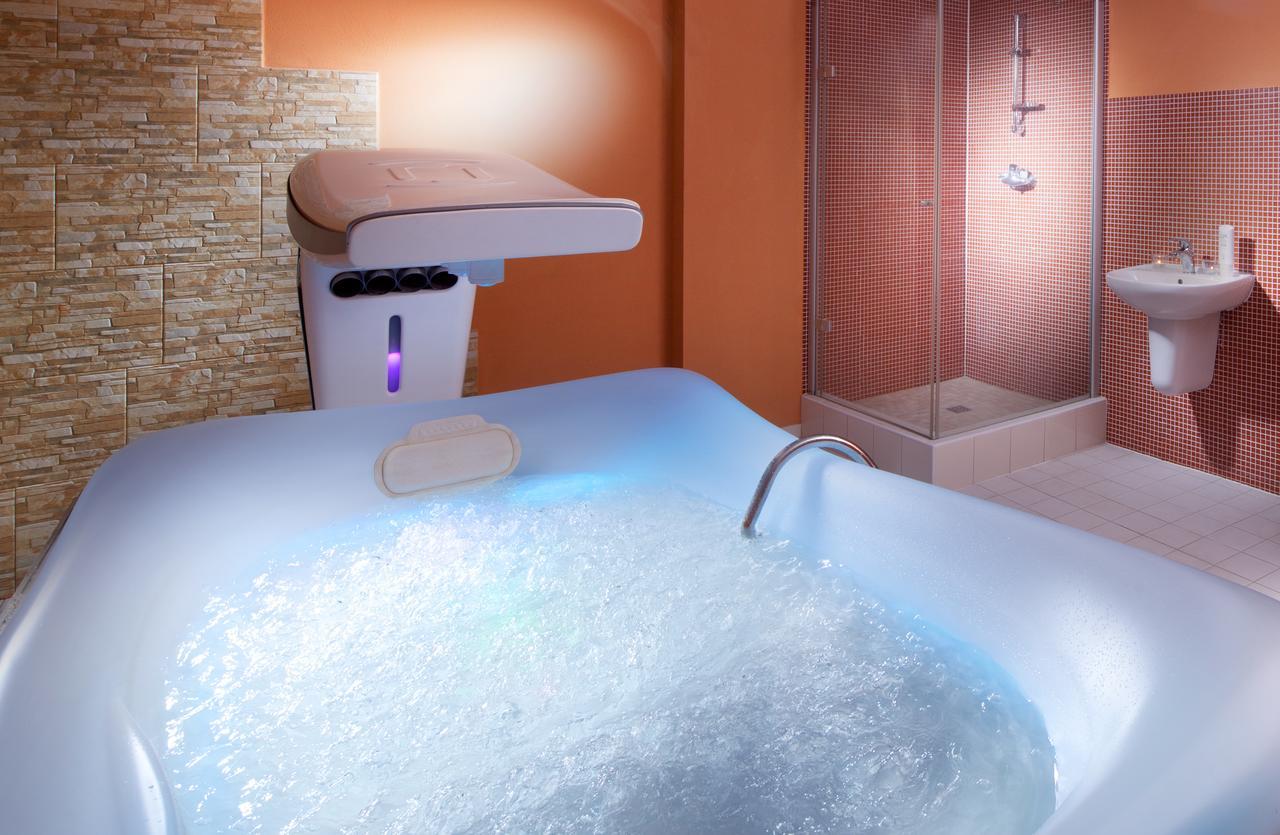 Lipno Wellness - Frymburk Hotel Private Family Room Buitenkant foto