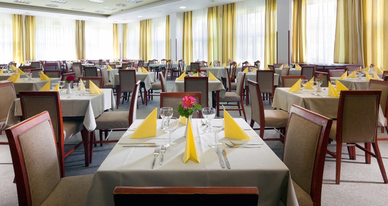 Lipno Wellness - Frymburk Hotel Private Family Room Buitenkant foto